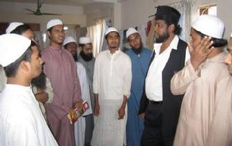Shaikh Shafayat speaking to Islamic Scholars at Darul Ifta in Dhaka